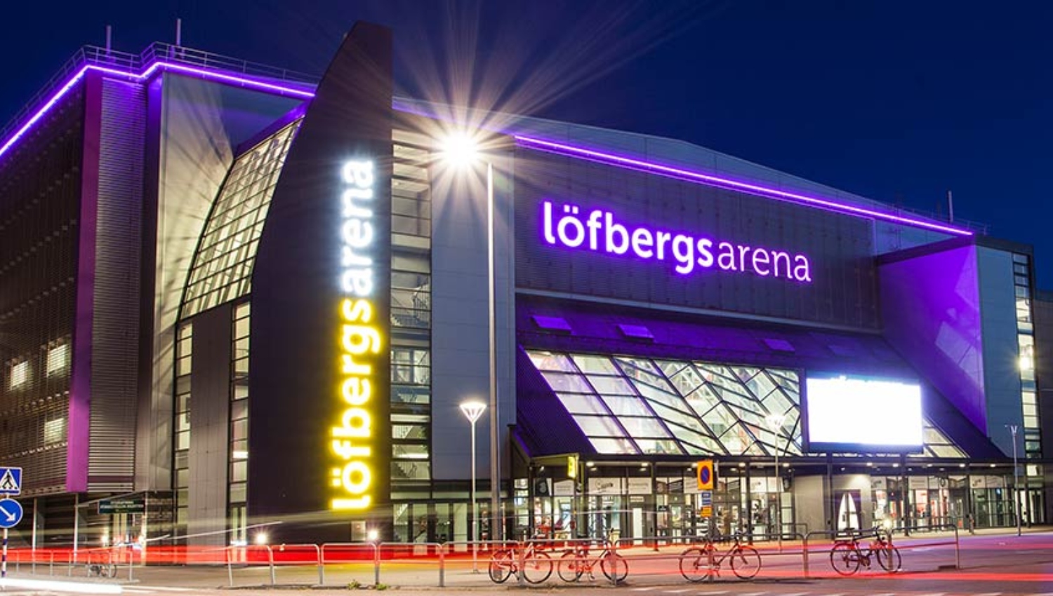 Ljusskyltar för utomhusbruk Material, design och installation - neonskylt på löfbergs arena